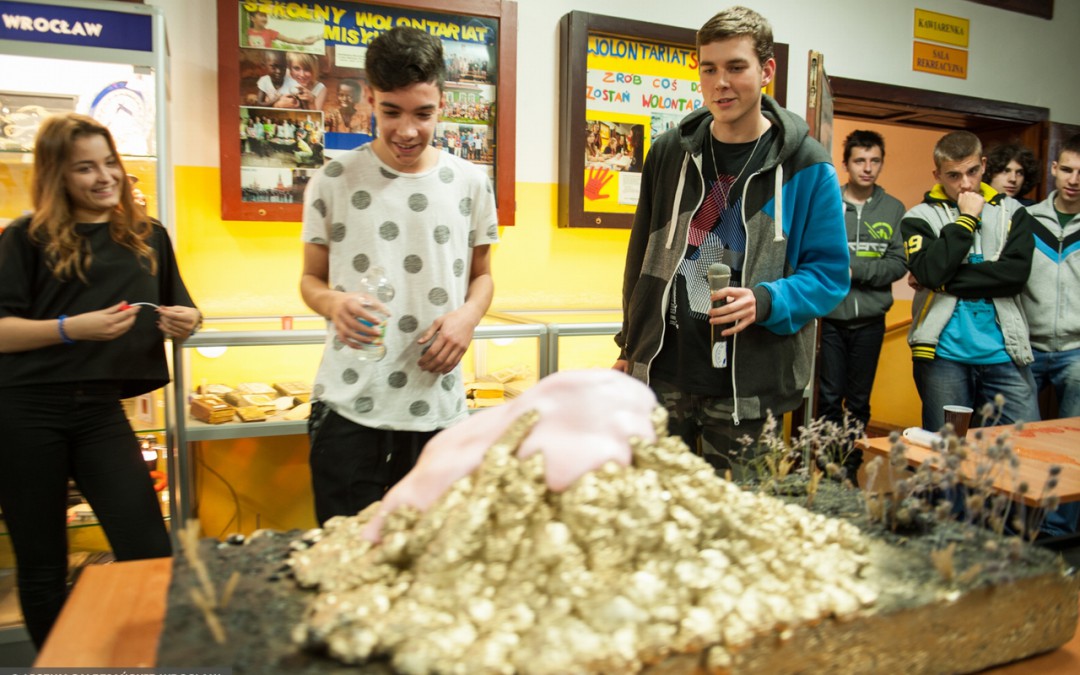 Show of volcano models