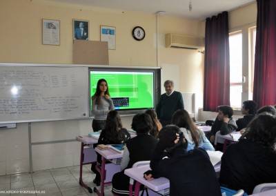 Lessons about volcanos and earthquakes in Turkish school