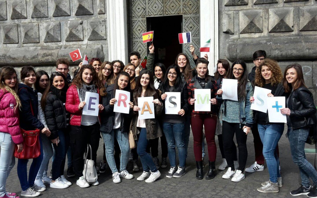 Students of Liceo Scientifico “Galilei” in a workshop on volcanic stones